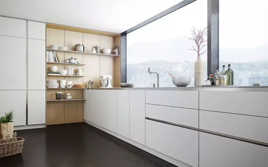 Anti-fingerprint white kitchen